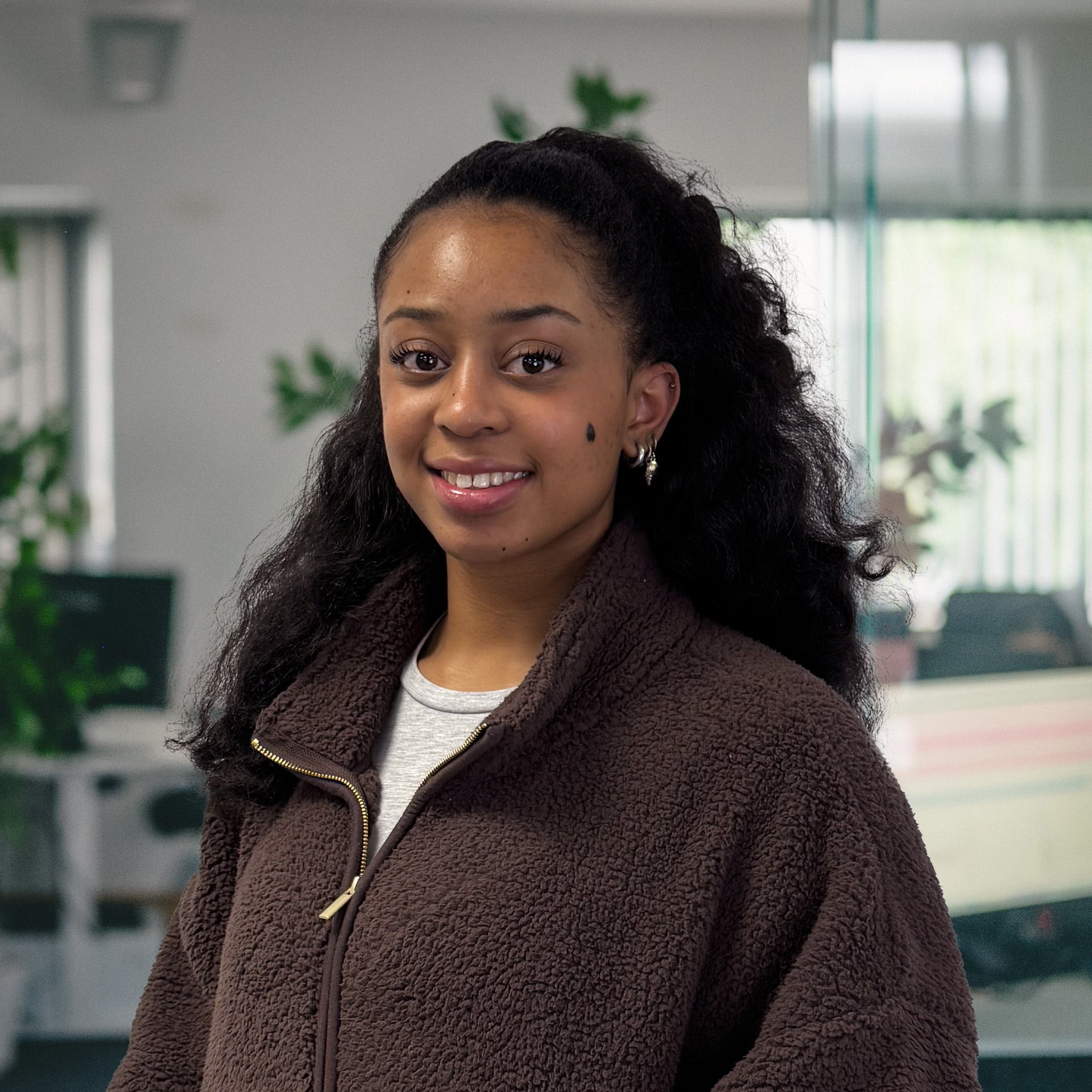 aaliyah head shot image