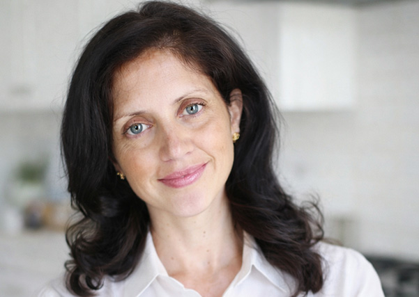 a woman, Nutrable nutritionist